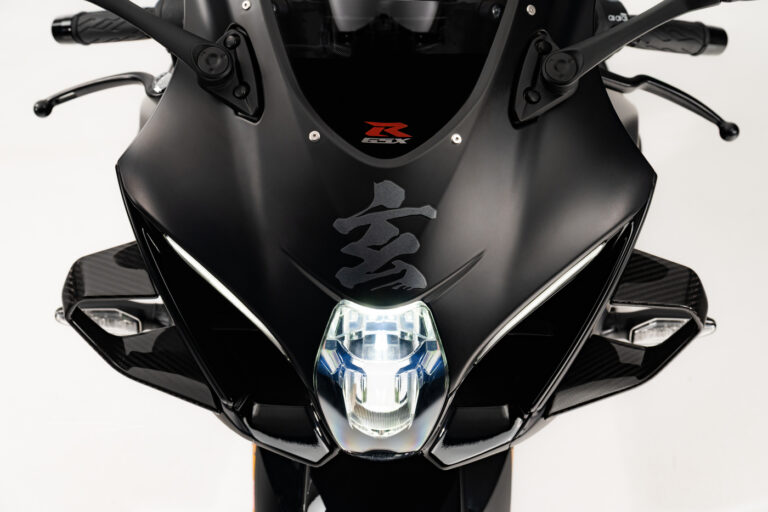 Suzuki GSX-R1000R Stealth, dieci supersportive total black