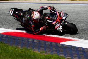 doppio-podio-aprilia-austria-martin-leader_8.jpg