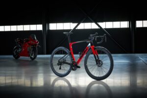 Gamma Ducati Cycling 2027 con biciclette road, gravel ed e-MTB ad alte prestazioni