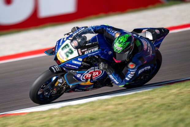 GYTR GRT Yamaha al lavoro nel venerdì della Superbike Cremona con Manzi e Gardner