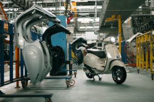 marchio-tridimensionale-vespa_2.jpg