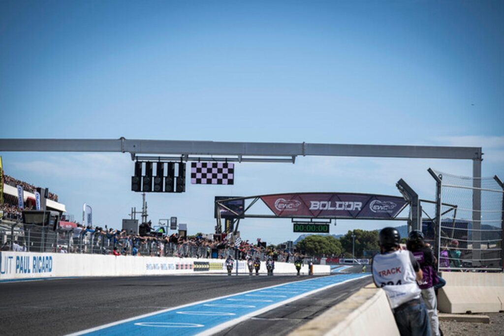 BMW Motorrad World Endurance Team conquista il titolo mondiale Endurance con la M 1000 RR