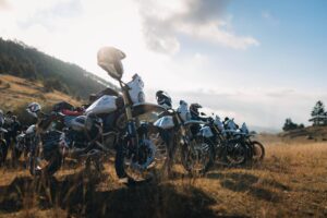 BMW Motorrad GS Trophy 2026, sfida off-road nei Carpazi romeni