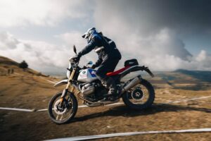 BMW R 12 G/S protagonista del GS Trophy 2026 nei Carpazi romeni