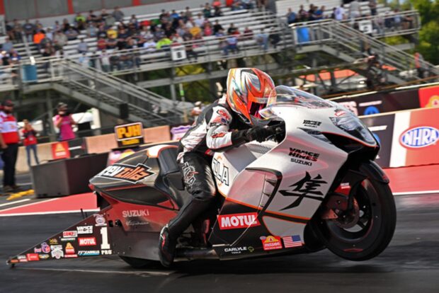 Richard Gadson e la Suzuki Hayabusa nel Countdown NHRA Pro Stock Motorcycle