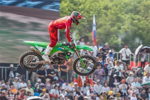 Romain Febvre conquista l'argento mondiale MXGP con Kawasaki al Gran Premio di Shanghai