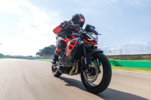 test-ride-aprilia-roma_1.jpg