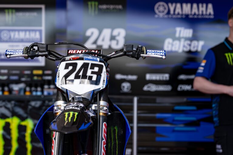 Tim Gajser, pilota Yamaha nel Mondiale MXGP, si ferma per un infortunio alle costole