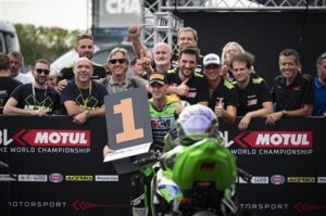 Xavi Artigas nel WorldSPB a Magny-Cours con la Kawasaki Ninja ZX-6R 636