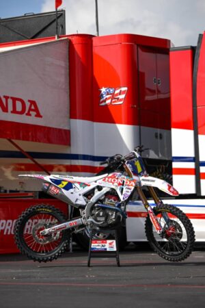 Carene speciali Honda HRC Progressive realizzate per l’asta benefica del SuperMotocross 2026