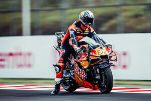 Pedro Acosta e la KTM RC16 nel weekend della MotoGP Giappone a Motegi