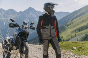 Acerbis Adventure 2027, tre completi per il mototurismo
