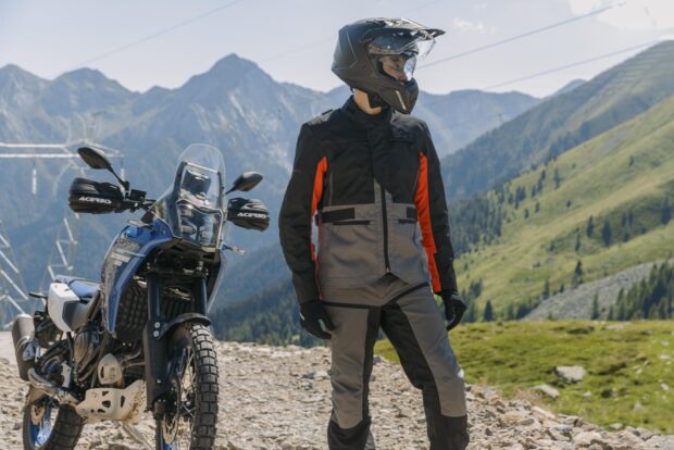 Gamma Acerbis Adventure 2027 per il mototurismo con completi MISMA, ALBEN e giacca ARERA