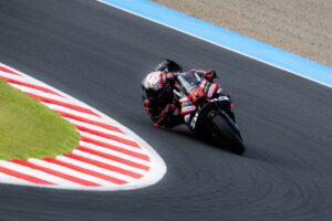 aprilia-racing-a-motegi_5-1.jpg