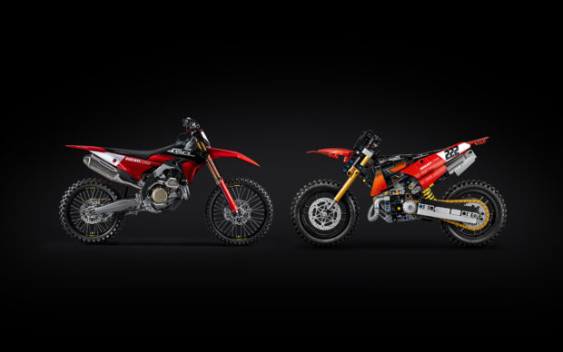 Set LEGO Technic Ducati Desmo450 MX Factory da 457 pezzi