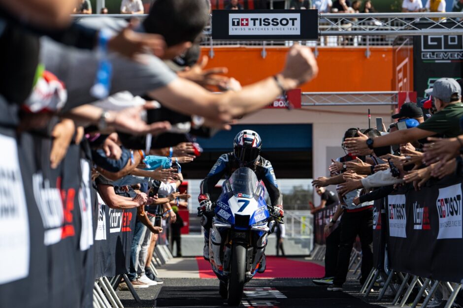 Filippo Farioli e la Yamaha R9 nel Mondiale Supersport a Estoril