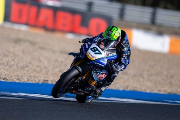 Remy Gardner in Gara 1 del WorldSBK Estoril con la Yamaha numero 87