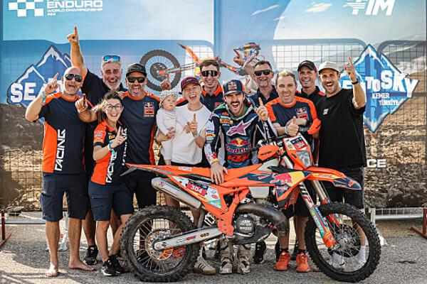 Manuel Lettenbichler conquista il Sea to Sky 2026 con la KTM 300 EXC