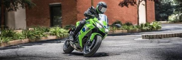 Kawasaki Ninja 650 2027, sportiva di media cilindrata con forcella Showa e freni radiali