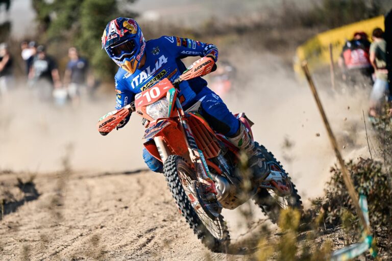 Italia al comando nella Sei Giorni Enduro 2026 dopo il Day 1