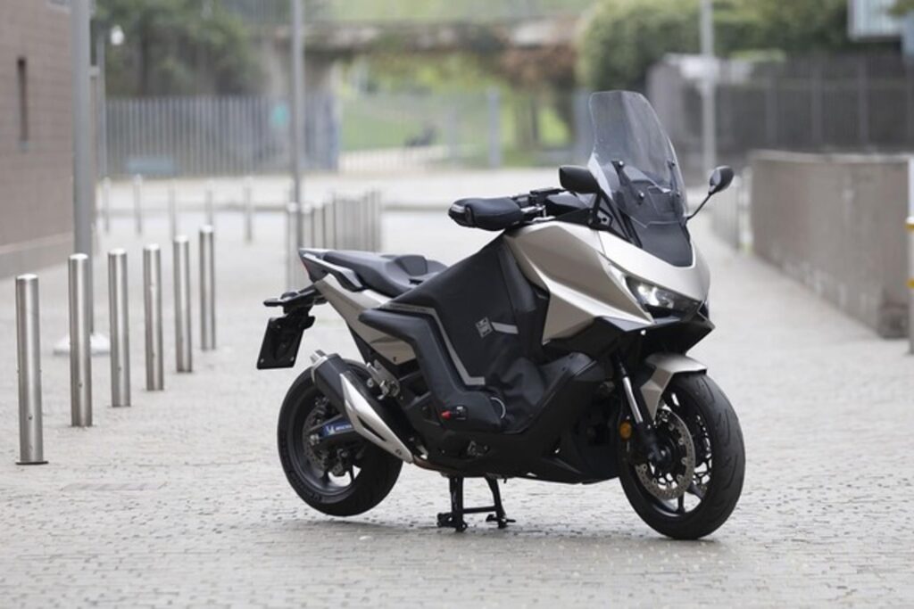 Coprigambe scooter TERMOSCUD Tucano Urbano per Voge Sfida e Zontes ZT552-G