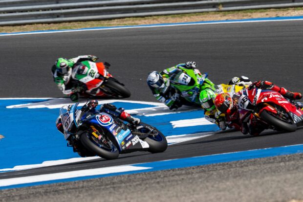 Pata Maxus Yamaha al WorldSBK Estoril con Xavi Vierge autore di due piazzamenti nella top ten